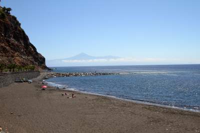 Der Strand Playa de La Caleta auf La Gomera