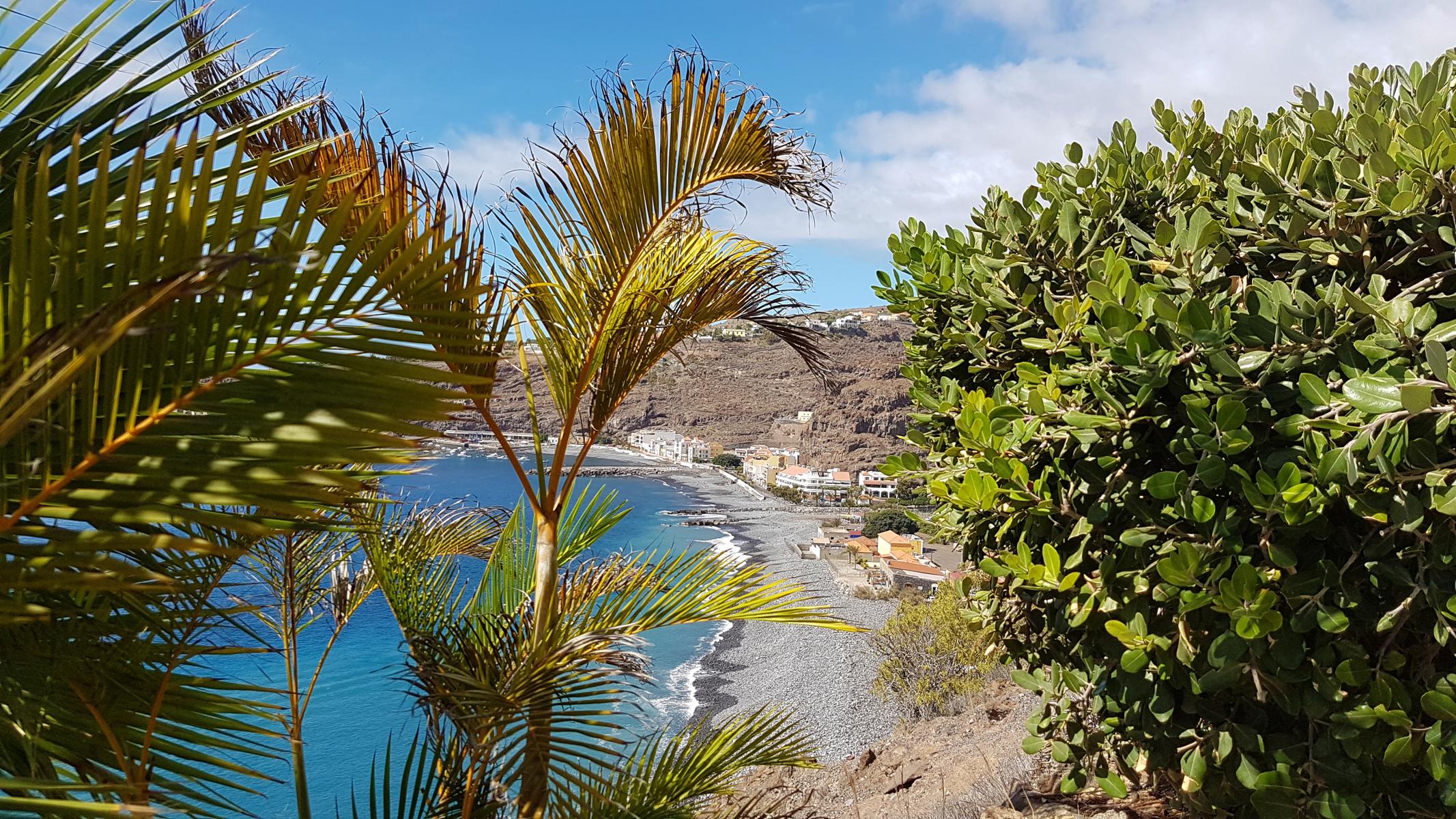 blick-auf-playa-santiago-la-gomera.JPG